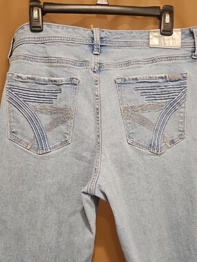 7 For All Mankind Light Wash Straight Leg - OFFERS WELCOME!